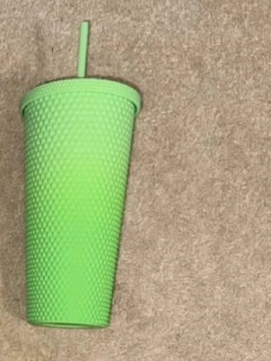 Textured Reusable Green Tumbler with Straw - Brand Unspecified - Picture 1 of 1